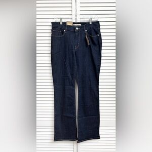 Levi's Women’s Dark Blue Classic Bootcut Flare Mid Rise, Size: 8R (W29 L32), NWT